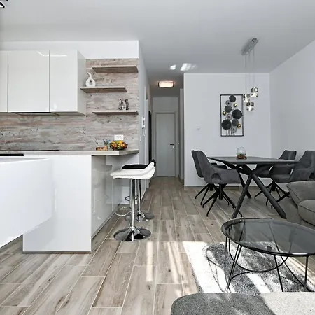 דירה Two Bedroom Kaštela