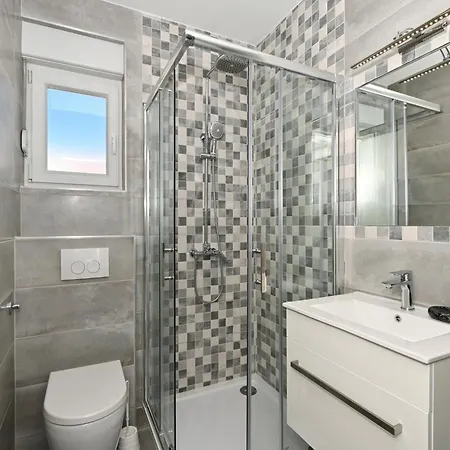 דירה Two Bedroom